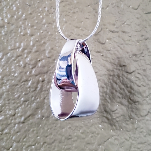 Dana Buchman Jewelry - NWT Dana Buchman Silver Necklace & Earring Set